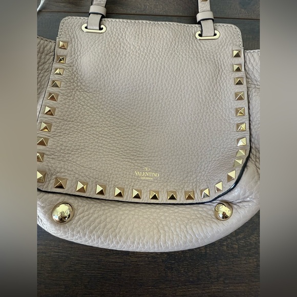 VALENTINO GARAVANI
Rockstud Leather Shoulder Bag - Picture 7 of 13